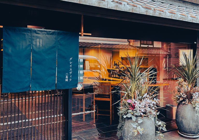 伝統的な日本家屋の玄関